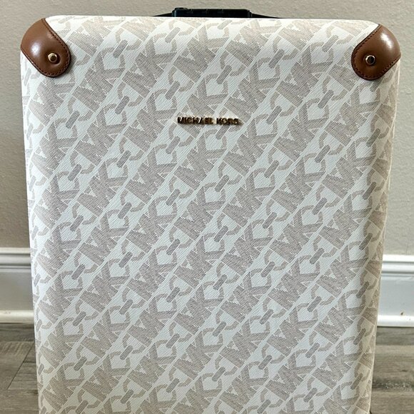 Michael Kors Vanilla/Acorn Suitcase & Weekender Set (Brand New) - Picture 5 of 8